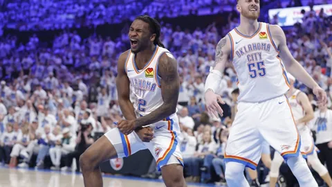 王薪凯底角三分神技，模仿雷-阿伦绝杀萨姆纳防守